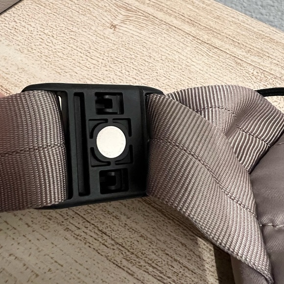 Bellroy Laneway Belt Bag - Picture 6 of 9